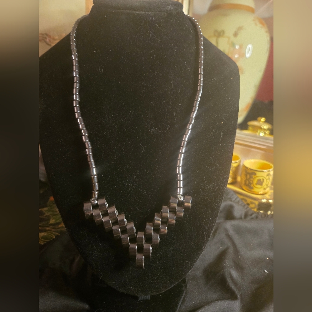Vintage Hematite Geometric V Necklace – Gunmetal Cylinders – Y2K Goth